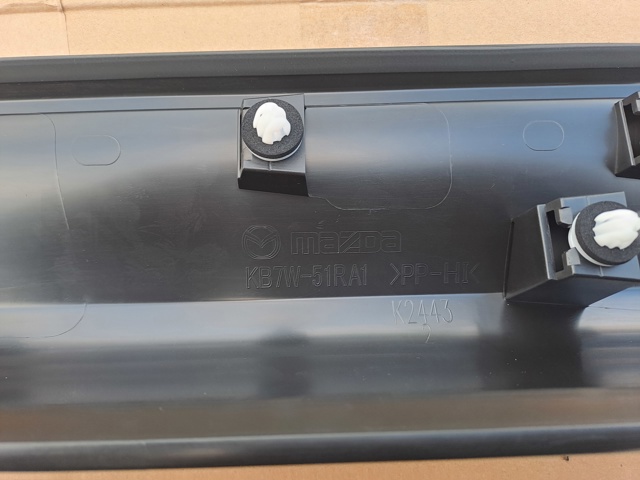Молдинг передньої правої двері Mazda KB7W51RA0E ціна, від 31.67 USD