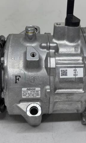 8831033320 Denso Компресор холодоагенту