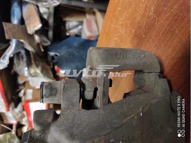 Супорт гальмівний передній правий LR090688 Land Rover