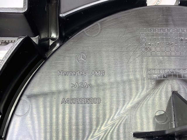 Решітка радіатора A4638887900 Mercedes