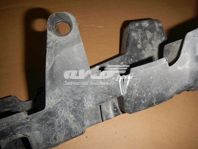 Купити A2048855065 Mercedes Кронштейн бампера переднього