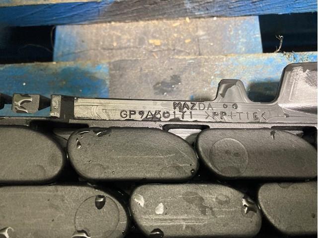 Решітка переднього бампера, центральна Mazda GP9A501T1C ціна, від 236.04 USD