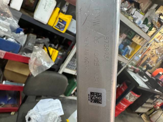 51118738934 BMW Балка бампера переднього