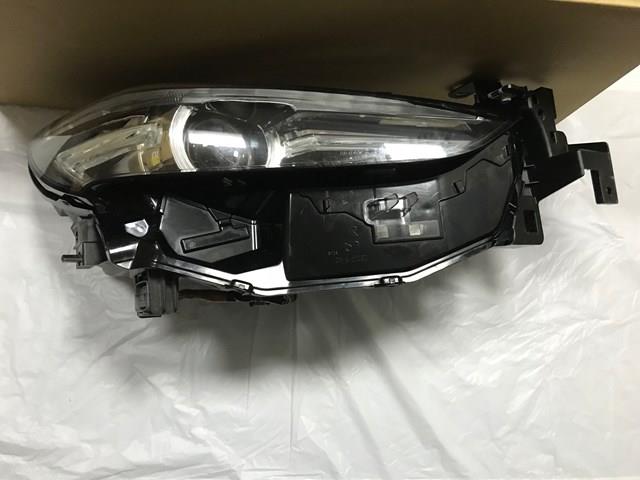 Купити GSJ551031A Mazda Права блок фара
