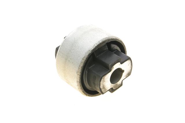 Сайлентблок переднього важеля 301181312610 Magneti Marelli