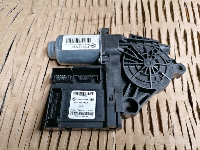 Купити 5K0959792A VAG Блок комфорту передніх дверей
