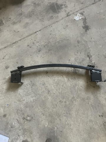 6400L520 Mitsubishi Балка бампера переднього