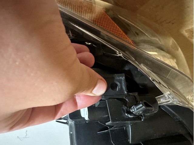 Купити KL2J51030 Mazda Права блок фара