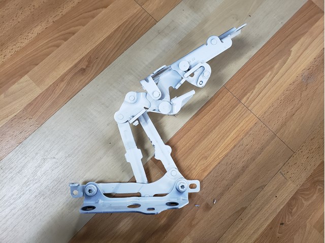 Завіса капота права Mercedes A2238801800 ціна, від 76.02 USD