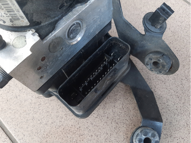 Купити 476605724R Renault (RVI) Гідроблок АБС