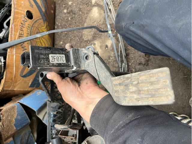 Педаль газу 98AB9F836AE Ford
