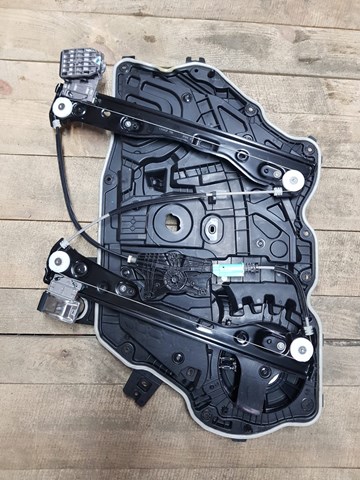  149551000E Tesla