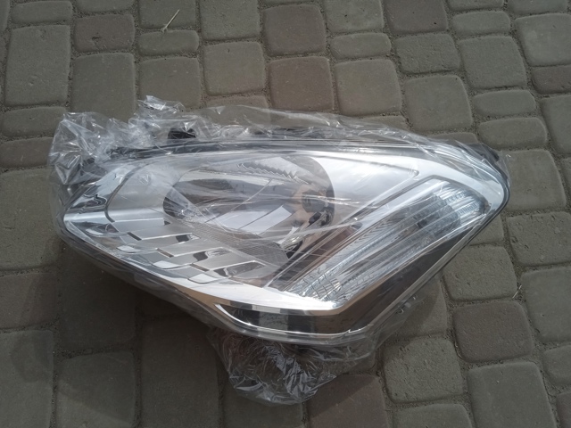 Основна фара в зборі ліва Polcar 23U1090E ціна, від 130.98 USD