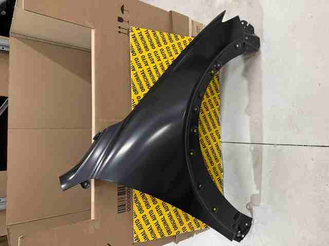 Крило переднє праве Mazda D10E52111C ціна, від 85.59 USD