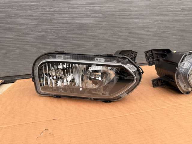 Купити 260101001R Renault (RVI) Фара правая