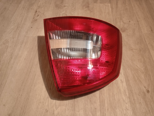 Ліхтар задній лівий Polcar 692387E ціна, від 43.33 USD