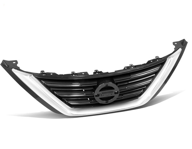  Решітка радіатора Nissan Altima 