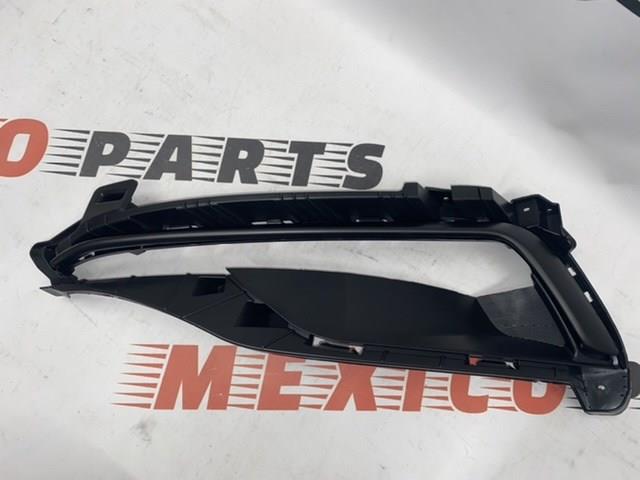 86522C2300 Hyundai/Kia Решітка переднього бампера, права