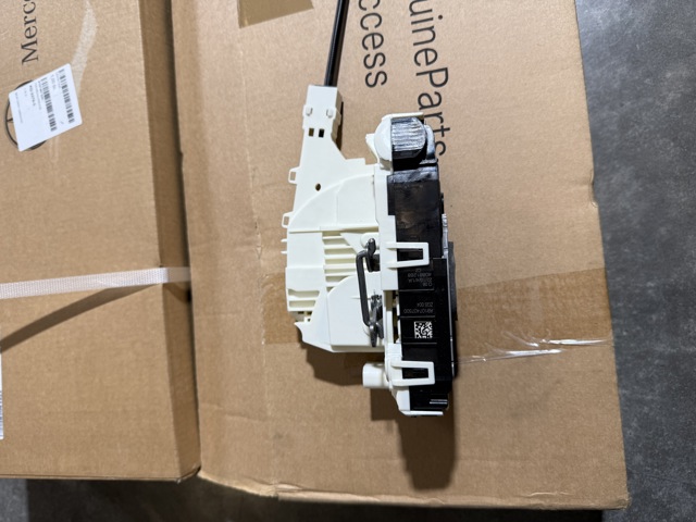 Купити A9107407500 Mercedes Замок задньої правої двостулкової двері