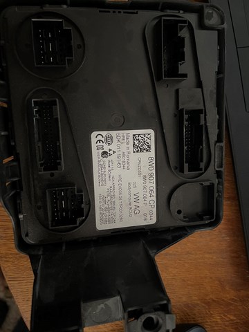  8W0907064CP VAG