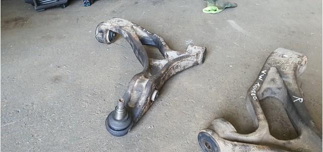 Важіль передньої підвіски нижній, правий Mazda UR6134300B ціна, від 96.72 USD