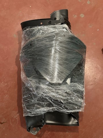 KB7W56140C Mazda Підкрилок переднього крила, лівий