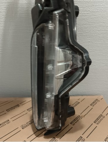 Фара денного світла, права Toyota 814300D170 ціна, від 214.45 USD