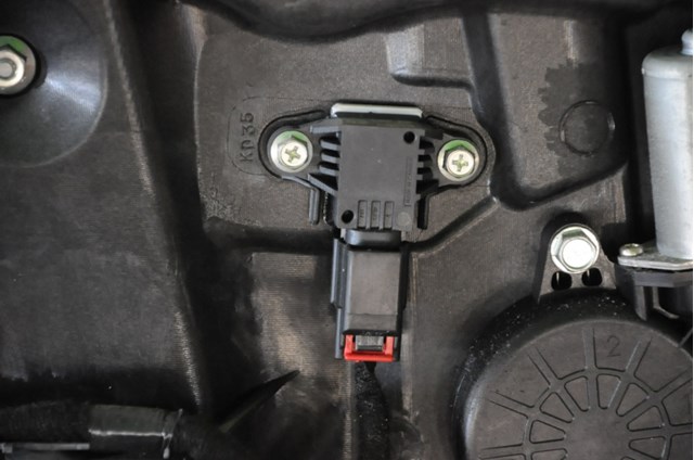 Купити KD3557KC0A Mazda 