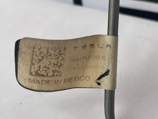 Трубка гальмівна, задня, права 104471400C Tesla