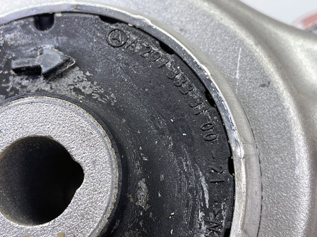 Купити A2233306004 Mercedes Важіль передньої підвіски нижній, правий
