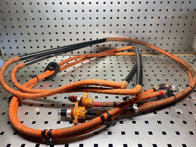  Tesla 106341510A ціна, від 228.56 USD