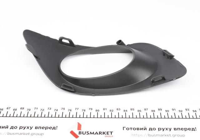 Заглушка ПТФ бампера переднього права Autotechteile 1008884