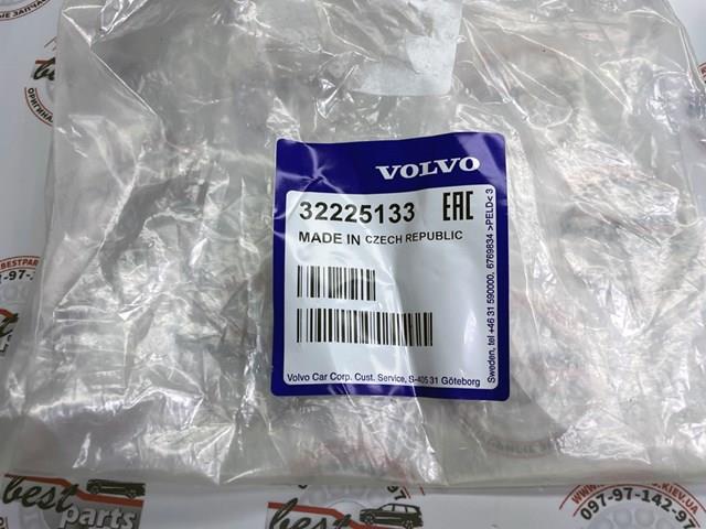 Патрубок системи рециркуляції ОГ EGR 32225133 Volvo