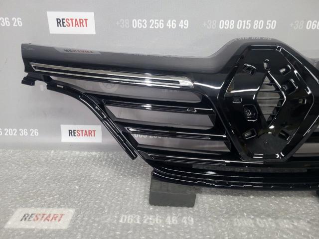 Решітка радіатора 60C3054 Polcar