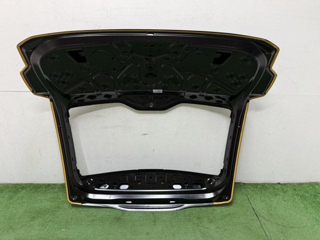 П'яті двері Volvo 32384267 ціна, від 443.41 USD