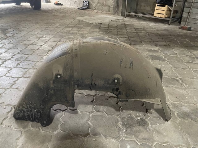 Купити A4638842800 Mercedes Підкрилок передній правий