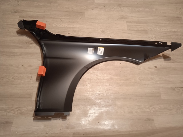 Ліве переднє крило Polcar 20D101 ціна, від 46.38 USD