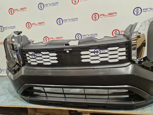 62012W250P Mitsubishi Бампер передній в зборі