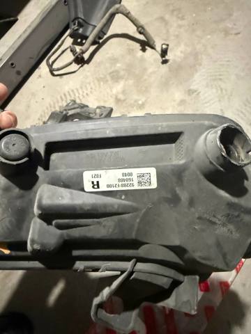 Купити 92208F2100 Hyundai/Kia 
