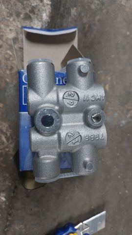 96349945 Peugeot/Citroen Регулятор гальмівного моменту гідравлічних систем