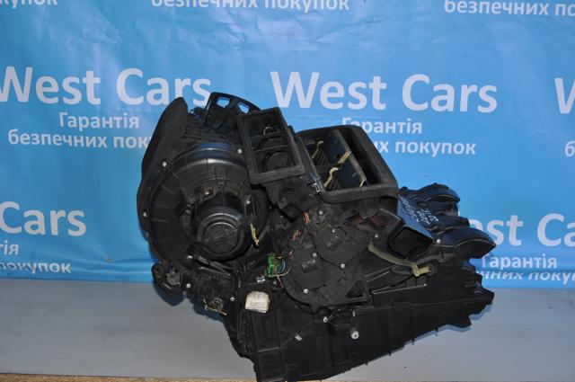 Купити LR123802 Land Rover Корпус печі в зборі