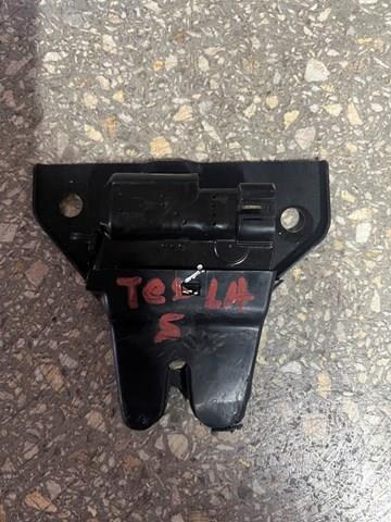 Замок капота 600660100B Tesla