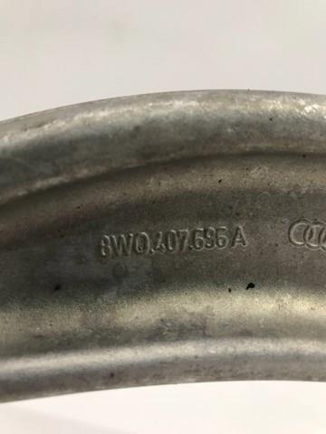 8W0407696A VAG Важіль передньої підвіски нижній, правий