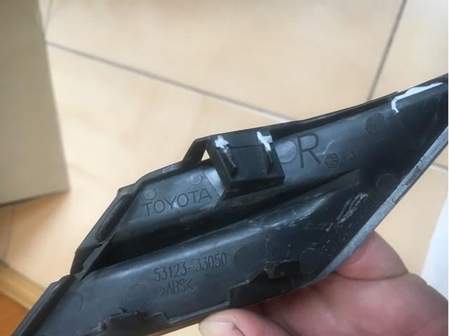 5312333050 Toyota Молдинг решітки радіатора, правий
