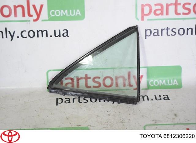 Скло-кватирка двері, задній, правій Toyota 6812306220
