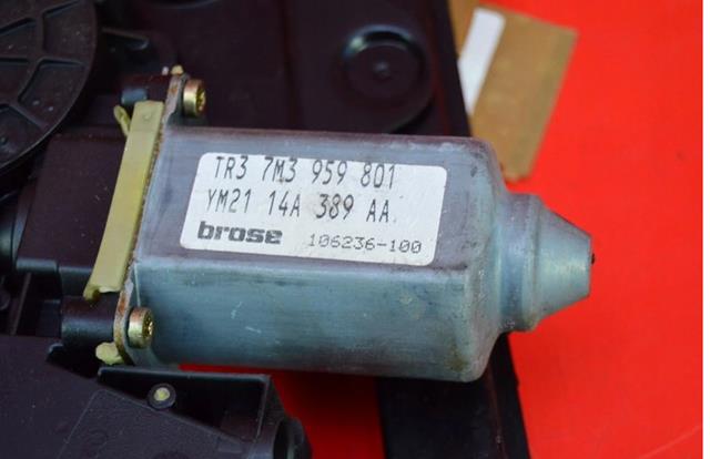 YM2114A389AA Ford Мотор склопідйомника водійських дверей