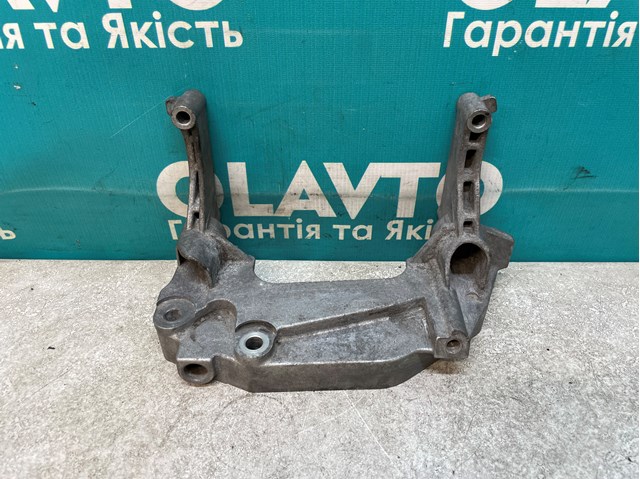 Подушка (опора) двигуна, ліва Fiat/Alfa/Lancia 55182191