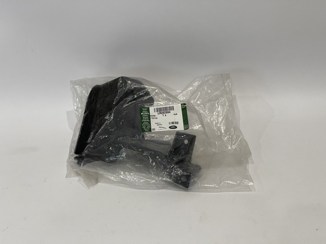 Повітропровід / дефлектор радіатора Land Rover LR092684
