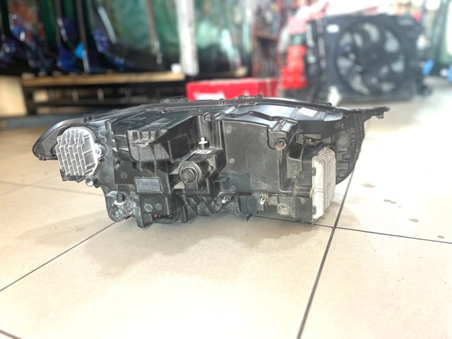 Фара ліва 31655778 Volvo