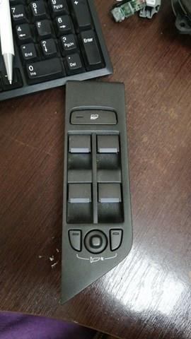 Купити LR025908 Land Rover Кнопковий блок керування склопідіймачами передній лівий